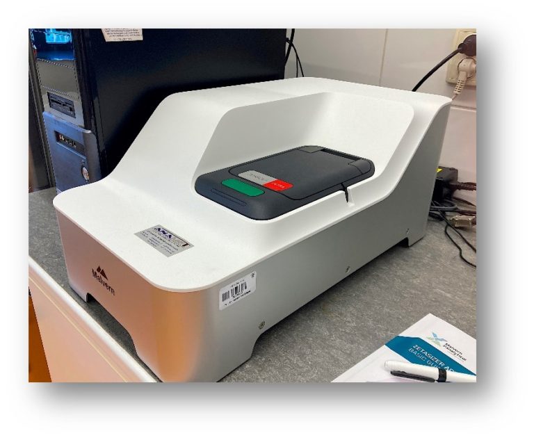 Zetasizer Ultra (Malvern Panalytical) Katedra fyzikální chemie